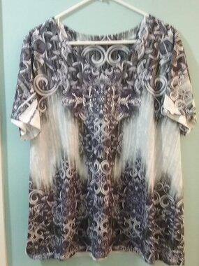 Black White And Purple Top With Sparkles, Size XXL